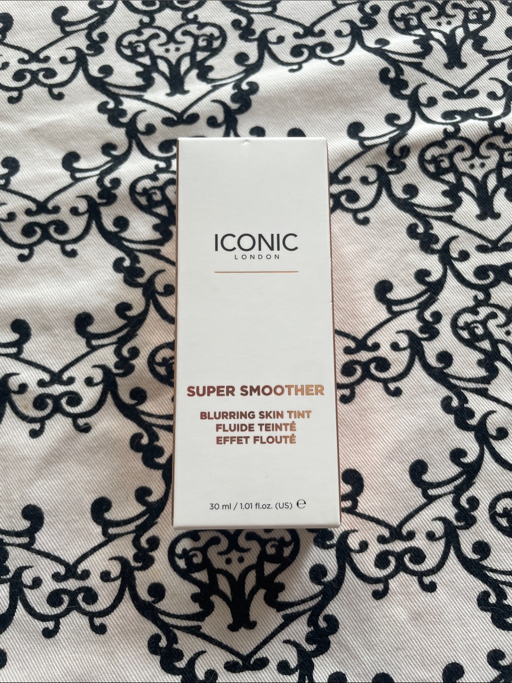 NIB! ICONIC London Super Smoother Blurring Skin Tint Golden Medium